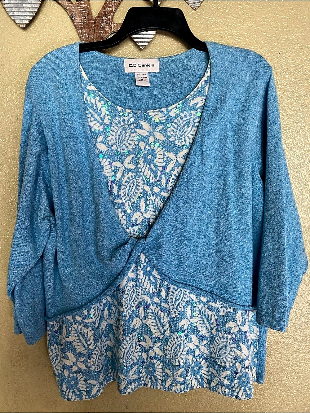 C.D. Daniels Floral Tunic Top in Blue & White Size 1X